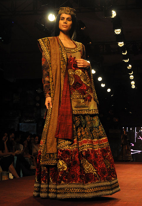  Founder of Couture Rani today we will feature Indian Fashion Designer 